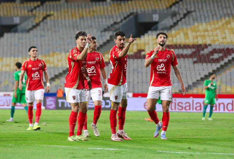 الأهلي تدعيم الجبهة اليسرى