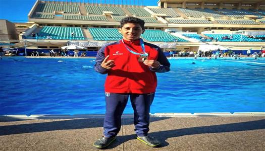 السباح الناشئ يوسف محمد