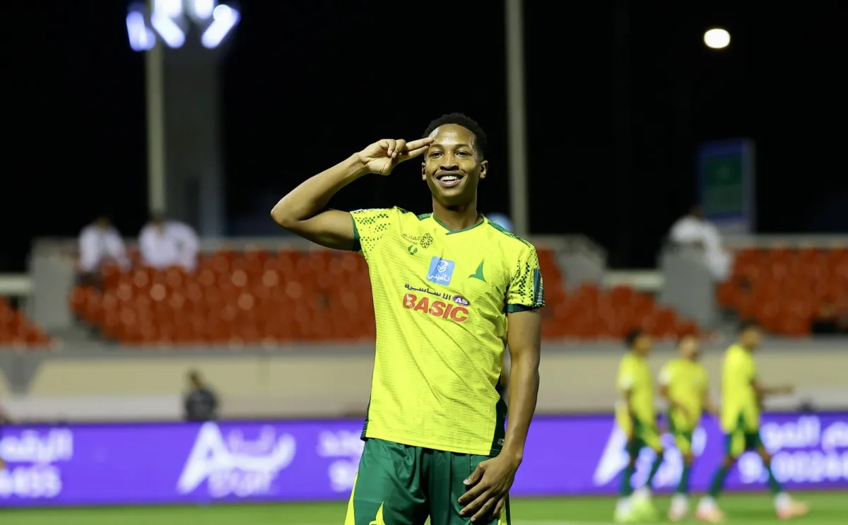 الهلال يبرم أولى صفقاته الشتوية بضم مراد هوساوي من الخليج