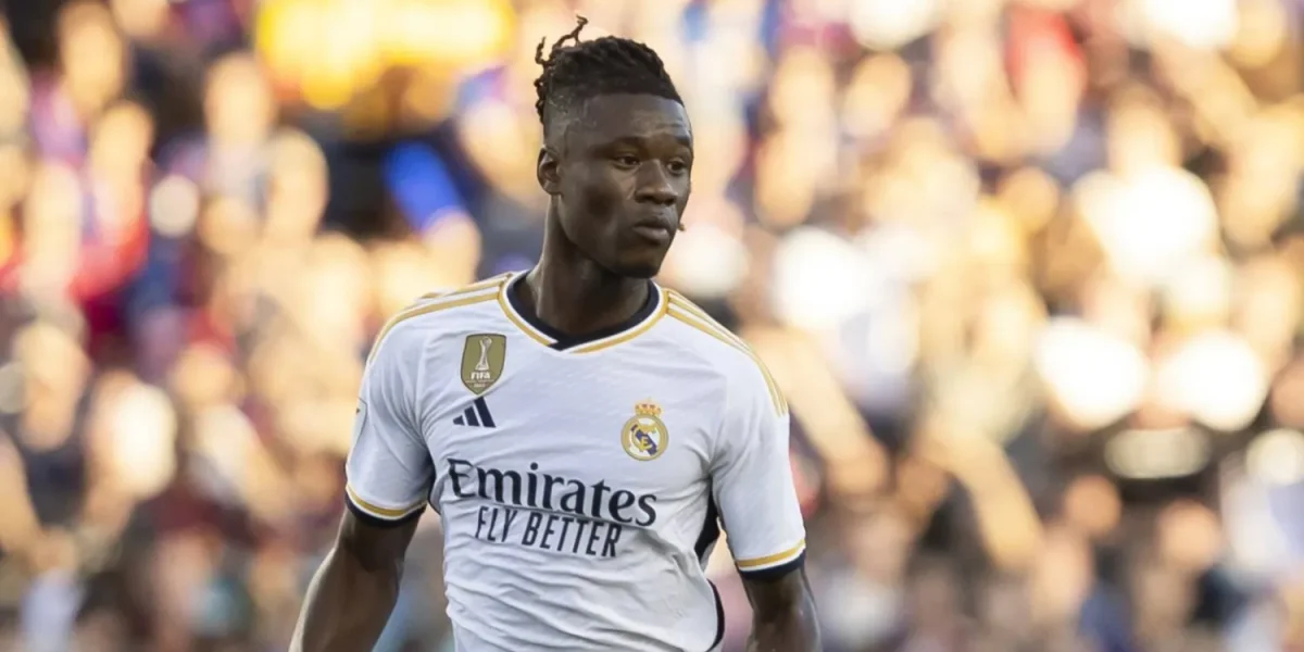 كامافينغا يحسم المنافسة أمام غولر في تشكيلة تشابي ألونسو