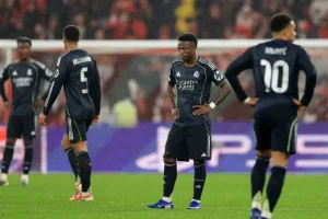 ريال مدريد ينهار أمام بنفيكا ويُجبر على الملحق الأوروبي