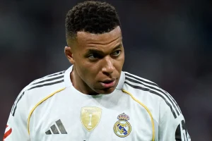 مبابي ينتقد أداء ريال مدريد بعد السقوط أمام بنفيكا في دوري الأبطال