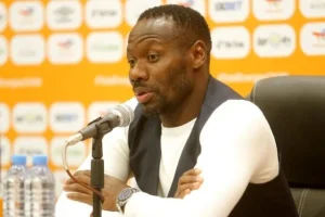 بابي ثياو يشيد بمصر قبل مواجهة السنغال في نصف نهائي أمم إفريقيا