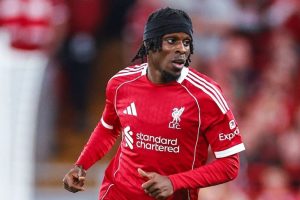 سلوت يكشف طبيعة إصابة فريمبونج ويترقب عودة مصابي ليفربول