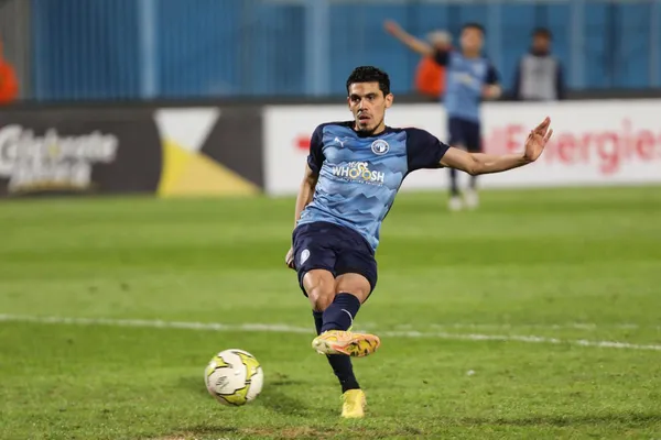 محمد حمدي يخضع لعملية جراحية في ألمانيا بعد إصابته بالرباط الصليبي