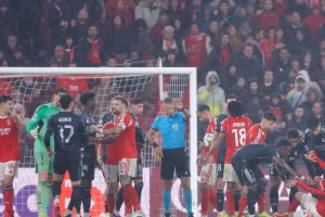 استياء في بنفيكا قبل قمة ريال مدريد بسبب قرار تحكيمي أوروبي