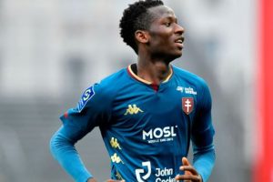 احتجاز 18 مشجعًا سنغاليًا في المغرب يشعل غضب بابي مطر سار